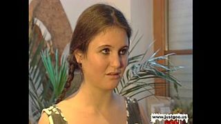 Учителя в кабинете поимели студентку с косичками во все дырки и спустили на лицо